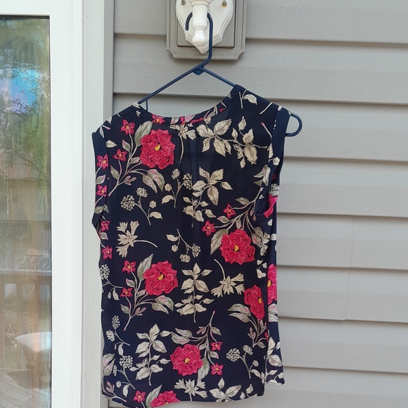Van Heusen Womwns M Sleeveless Blue and Pink Floral Blouse - Picture 4 of 4